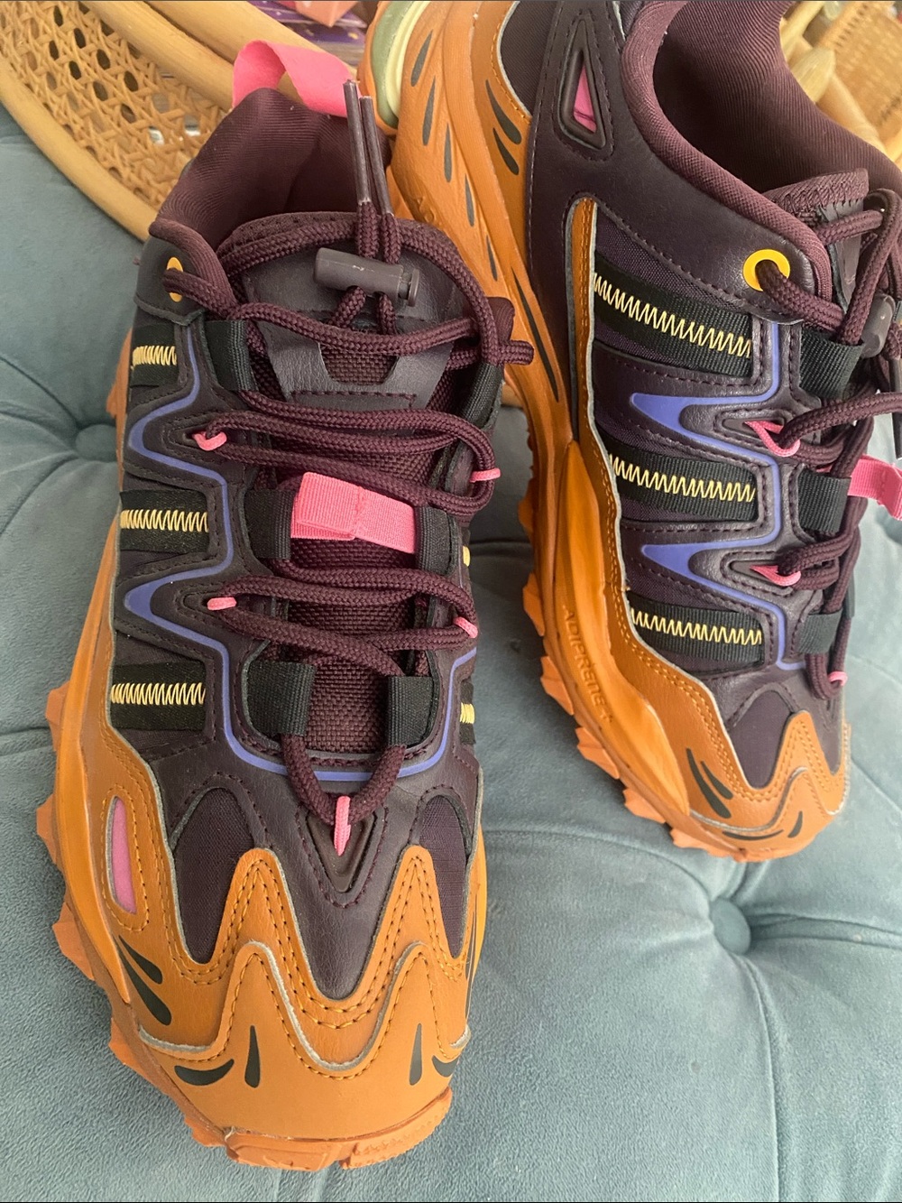 Hyperturf Adventure "Dia De Los Muertos Mole" sneakers
